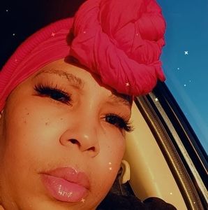 Meet your Posher, Curtisha